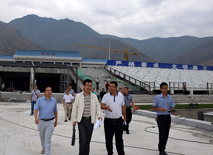 省、市聯(lián)合工作組蒞臨階州廣場檢查指導(dǎo)工作