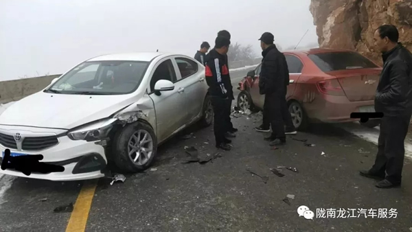 金錘鈑金，銀槍噴漆！龍江汽修值得信賴！