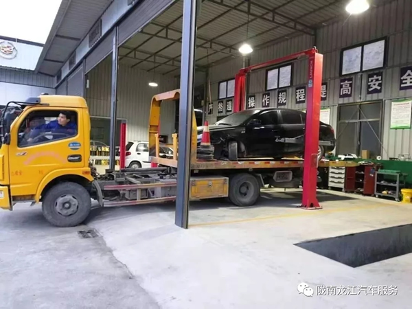 金錘鈑金，銀槍噴漆！龍江汽修值得信賴！