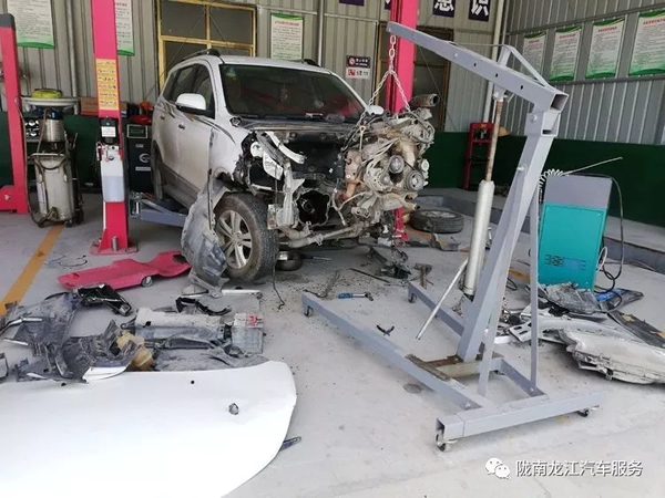 金錘鈑金，銀槍噴漆！龍江汽修值得信賴！